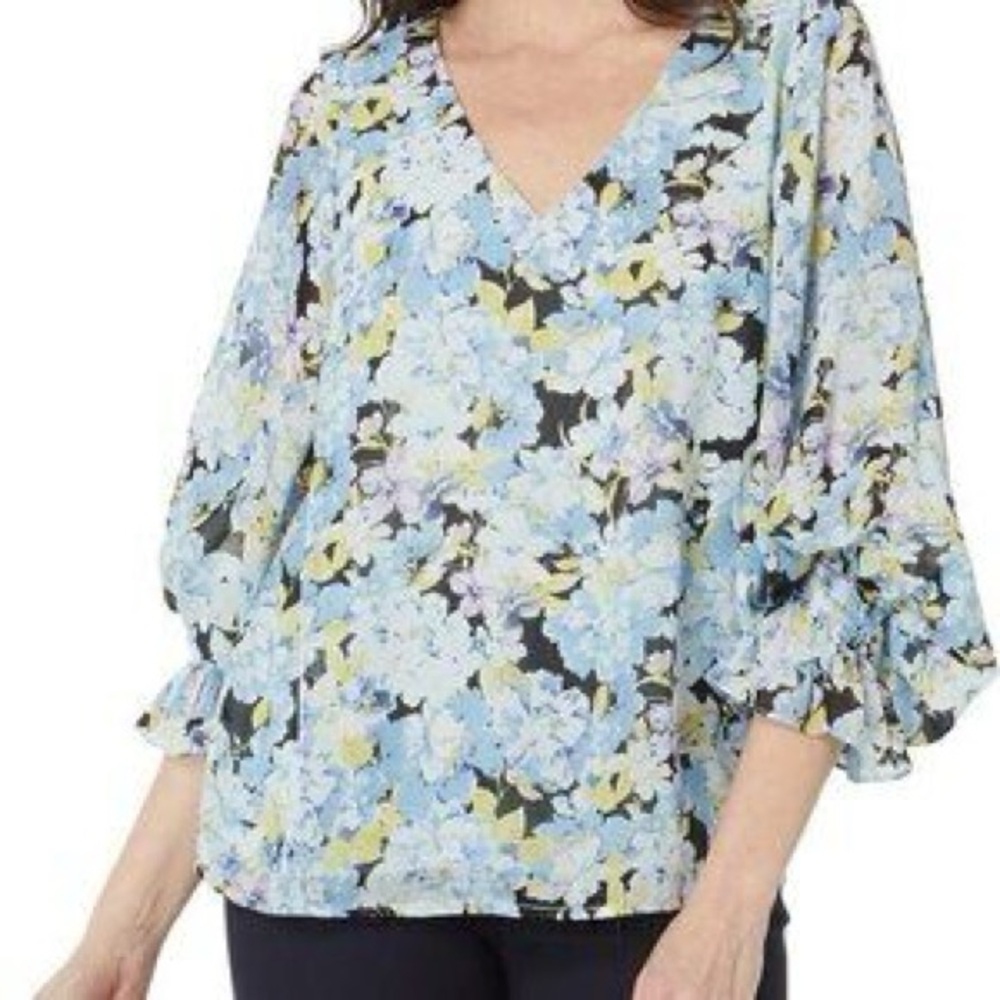 Vince Camuto Blue and Gray Floral Relaxed Blouse
